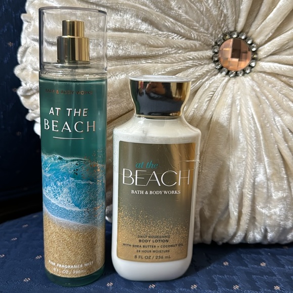 BATH & BODY WORKS SET. . . AT THE BEACH SCENT - Picture 2 of 6